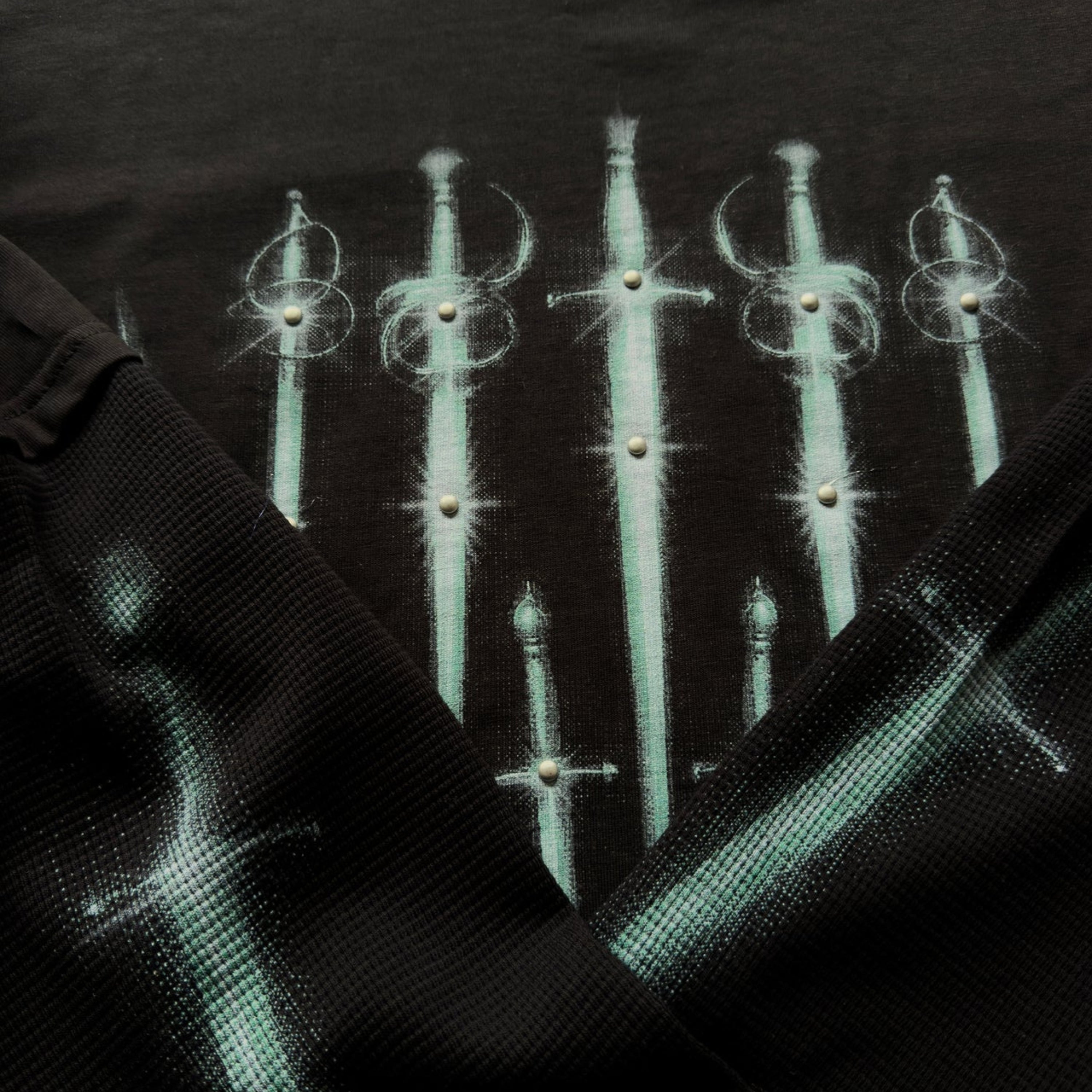 Formy Studio Eleven Swords Doublesleeve Black